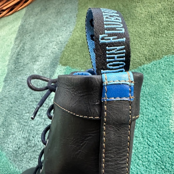 Fluevog EXCELLENT BBC Radio black lace-up boot w/ blue details - 8 (narrow) - Picture 10 of 16